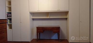 Armadio a ponte in legno color avorio 8 ante