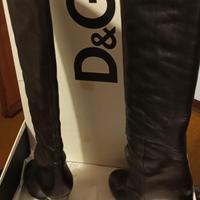 Stivali in pelle nera da donna