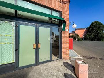 NEGOZIO A FIORENZUOLA D'ARDA