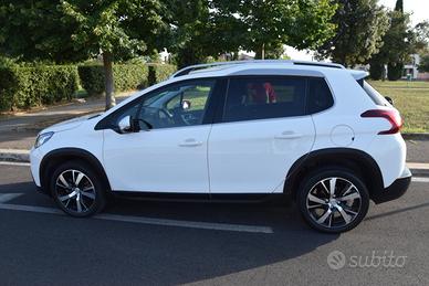 Peugeot 2008 Allure 1.6 BlueHDi 120 CV – Full Opt.