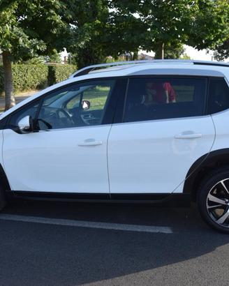 Peugeot 2008 Allure 1.6 BlueHDi 120 CV – Full Opt.