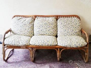 Poltrona in vimini con cuscini