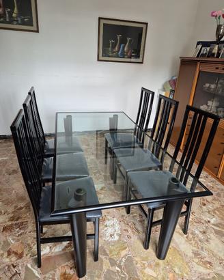Tavolo in vetro completo di sedie 