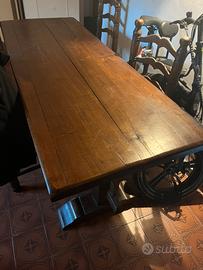 Tavolo in legno massello