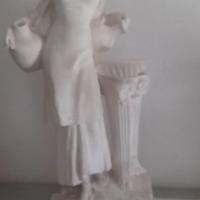 Statua antica Acquaiola In Polvere Di marmo.