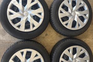 Cerchi e gomme Toyota Yaris invernali