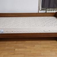 Letto singolo completo di materasso