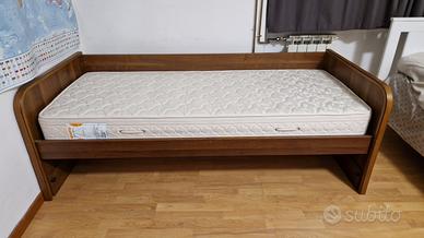 Letto singolo completo di materasso