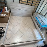 Spalliera e cornice letto