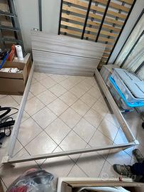 Spalliera e cornice letto