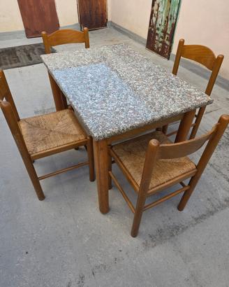 Tavolo in legno e granito