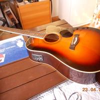 CHITARRA MARCA RICHWOOD CON ACCORDATORE, CUST. CAV