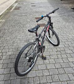 Bicicletta mountain bike da ragazzo ruote 26"