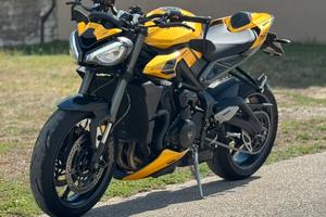 Triumph street triple 765 RS