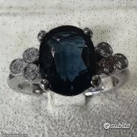 ANELLO ORO 18kt. DIAMANTI E ZAFFIRO BLU DARK SIAM