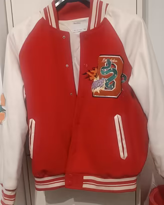 giubbotto Bershka bianco e rosso
