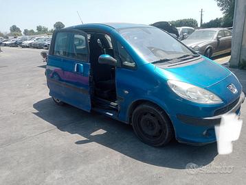 Peugeot 1007 2008 Demolita - Per Ricambi