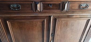 credenza con Vetrinetta di legno 