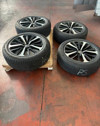 Toyota hilander set gomme + cerchi