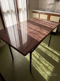 Tavolo in marmo