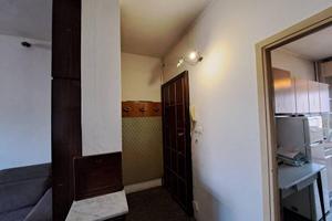 AMPIO TRE LOCALI DA RISTRURTTURARE AL TERZP PIANO