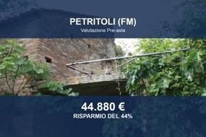 Immobile in asta di 760 m² a Petritoli