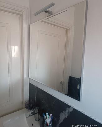 specchio bagno con luce