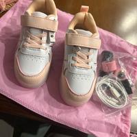 scarpe con luci led e pattino