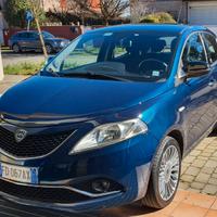 Lancia Ypsilon 1.2 69 CV 5 p. GPL Ecochic Platinum