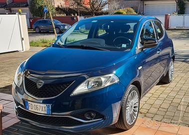 Lancia Ypsilon 1.2 69 CV 5 p. GPL Ecochic Platinum