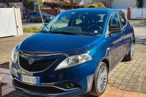 Lancia Ypsilon 1.2 69 CV 5 p. GPL Ecochic Platinum