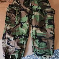 Pantalone cargo mimetico 