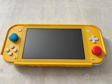 Nintendo Switch Lite + custodie 🎮