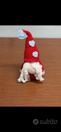 Gnomo cuore realizzato a mano
