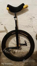 Monociclo QU-AX Muni 24"