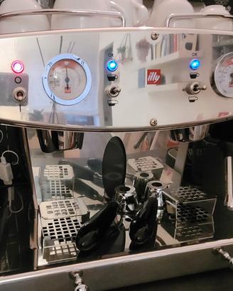 Macchina caffè Illy capsule