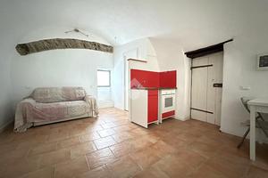 MONOLOCALE A APRICALE