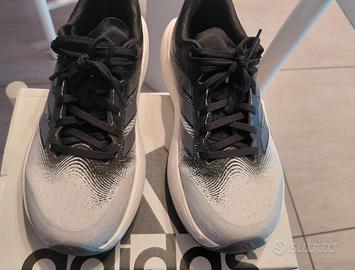 Scarpa running Adidas supernova rise 3