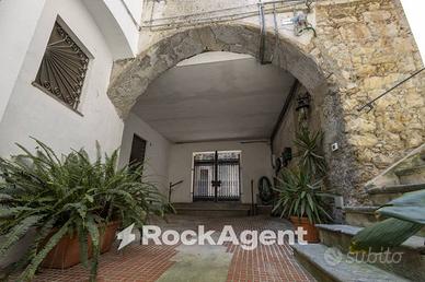BILOCALE RISTRUTTURATO CENTRO STORICO