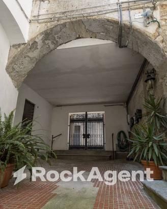 BILOCALE RISTRUTTURATO CENTRO STORICO