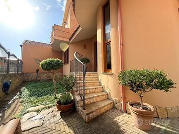 Casa singola quadrivano con ampio cortile