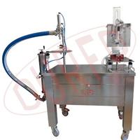 Dosatore invasettatore per alimenti