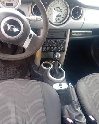 Mini cuper 1.6 16V One de luxe (66 kW)