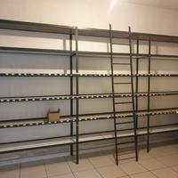 scaffalature artigianali.