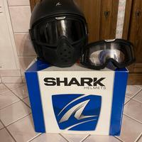 Casco SHARK