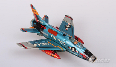 Aereo in latta a frizione nella foto FW-707