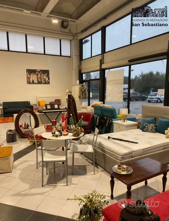 Attività / Licenza di 600 m² con 5 locali a Forlim - Vista 3