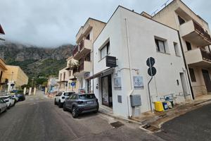 Bar zona scule elementari