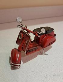 Vespa rossa da collezione 🏍