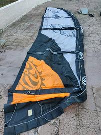 Kitesurf: ala Kiteloose 12 mq + barra + tavola